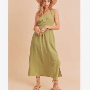 Green maxi dress